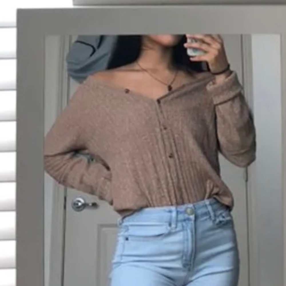 Button up top - Picture 2 of 2
